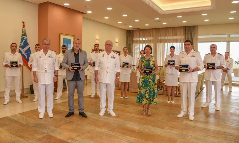 Ο Αρχηγός ΓΕΝ επιβράβευσε προσωπικό του Πολεμικού Ναυτικού